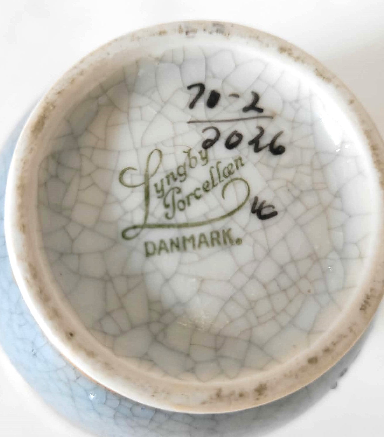 Smuk krakeleret porcelænsvase fra Lyngby