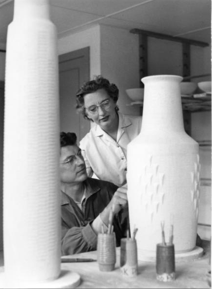 1960年代デンマークのパルスフス製、円筒形の釉薬をかけた石器の花瓶