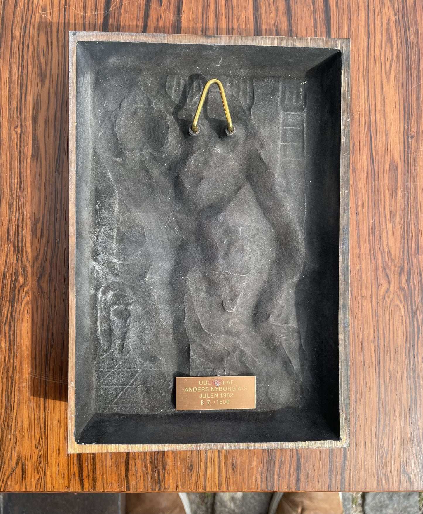 Flot bronce relief af Harald Salomon 1982, udgivet af Anders Nyborg - 012002