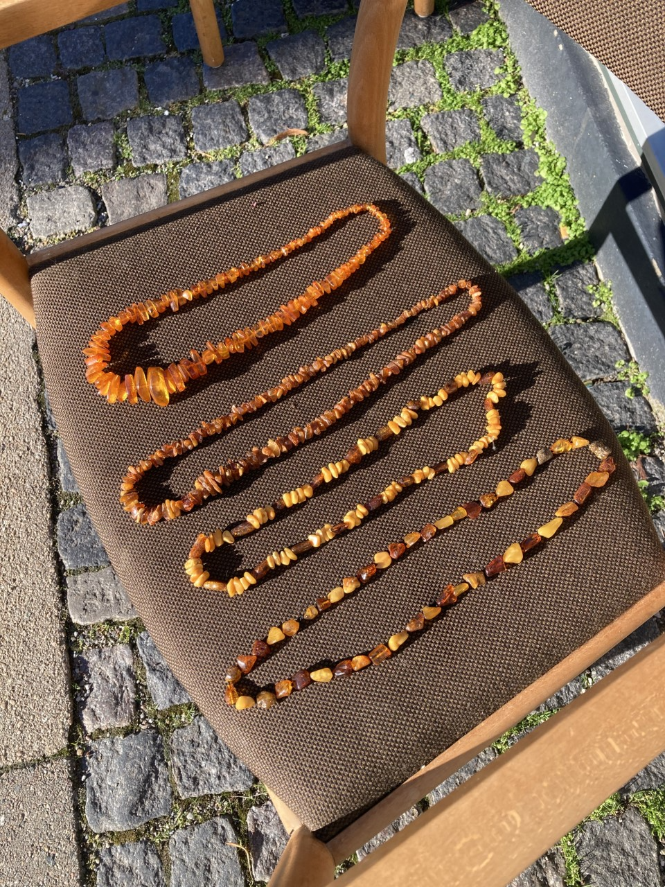 Fine neck amber chains, price per PCS. DKK 350