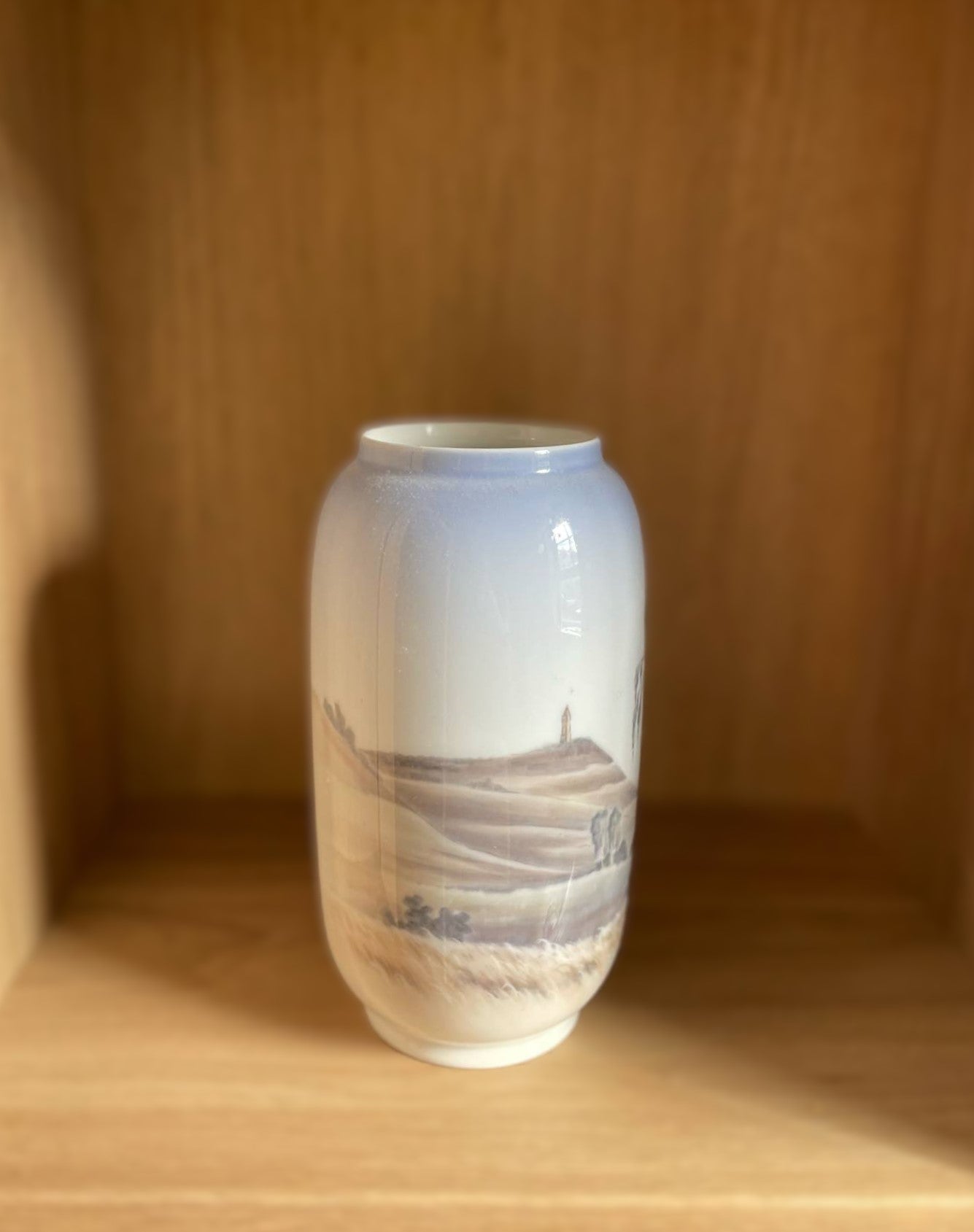 Beautiful Royal Copenhagen porcelain vase - no. 410