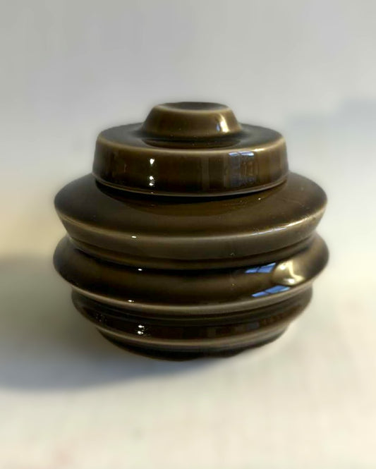 En sød krukke med låg designet af Marianne Nielsen for Kähler, 1970s - nr. 545745050