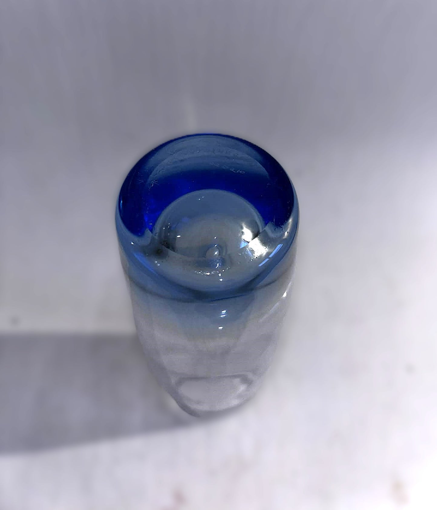 Beautiful Holmegaard cylinder vase in sapphire blue, design by Per Lütken