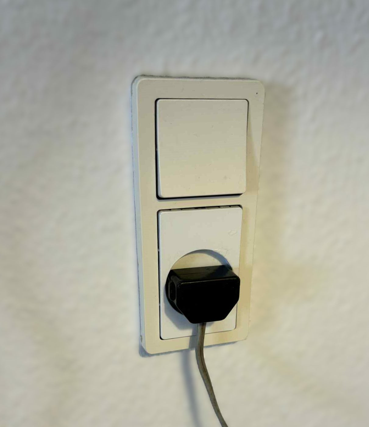 Bent Karlby “Keglen”, hejsependl med skærm af perforeret gullakeret metal - nr. 22544452