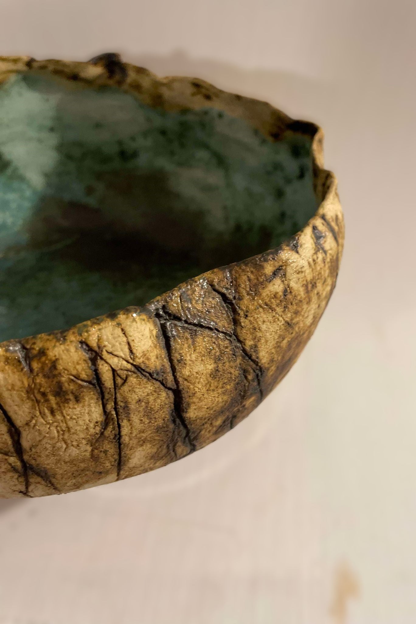 Beautiful ceramic bowl by an unknown designer - no. 09315
