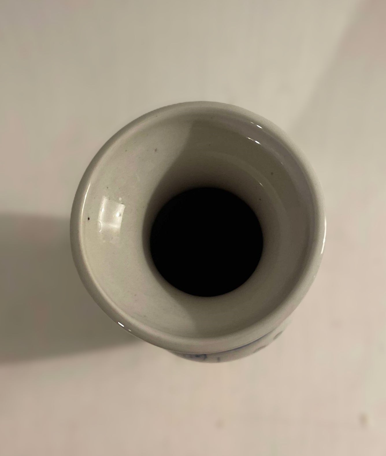 Vintage Chinese porcelain vase with blue, white and pink floral decoration - no. 09560