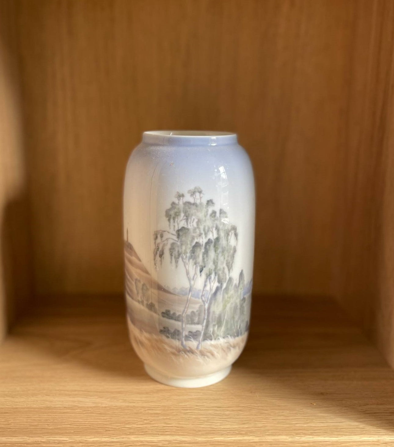 Beautiful Royal Copenhagen porcelain vase - no. 410