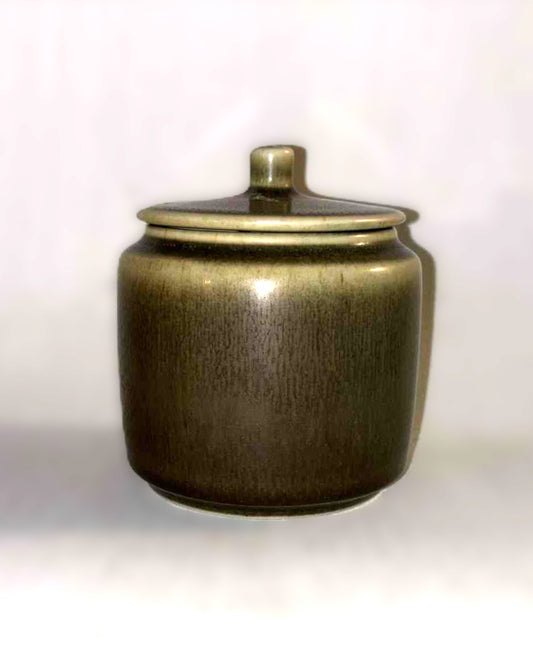 En smuk marmalade krukke udført i grøn harepelsglasur, Palshus Danmark 1960erne