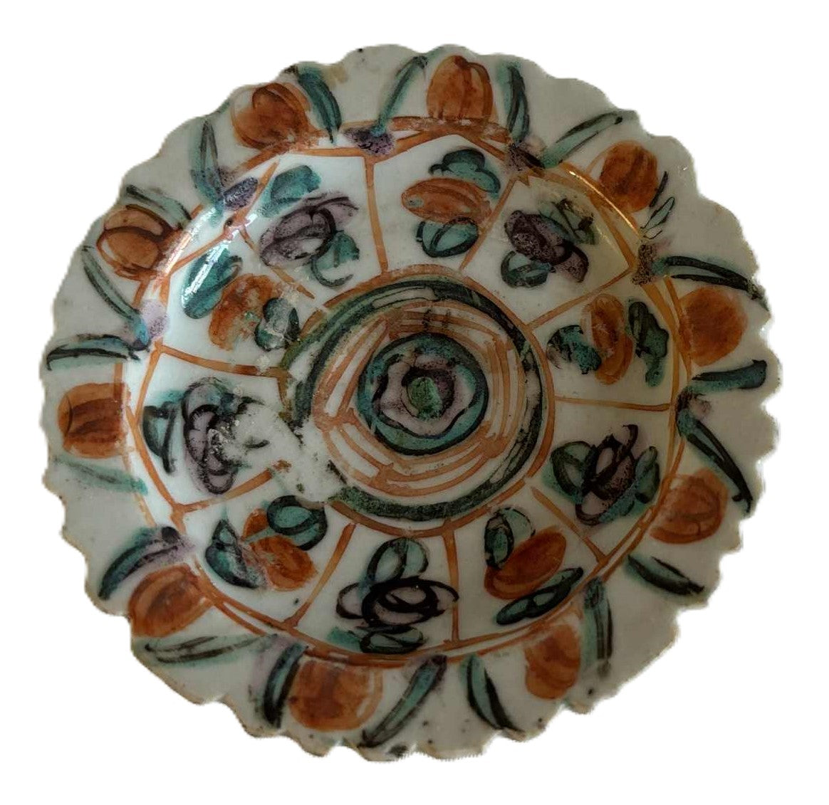 Dette er en antik kinesisk Benjarong skål (alterskål/tazza) af porcelæn fra før 1900-tallet