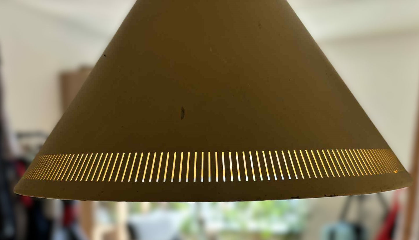 Bent Karlby “Keglen”, hejsependl med skærm af perforeret gullakeret metal - nr. 22544452