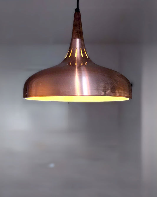 Kobber pendel fra Fog og Mørup, designet af Jo Hammerborg i 1963