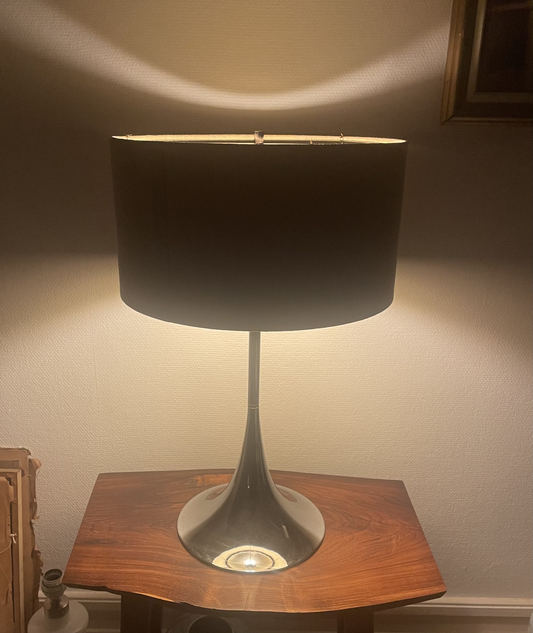 Flot bordlampe i forkromet metal og flot stof skærm - nr. 090090