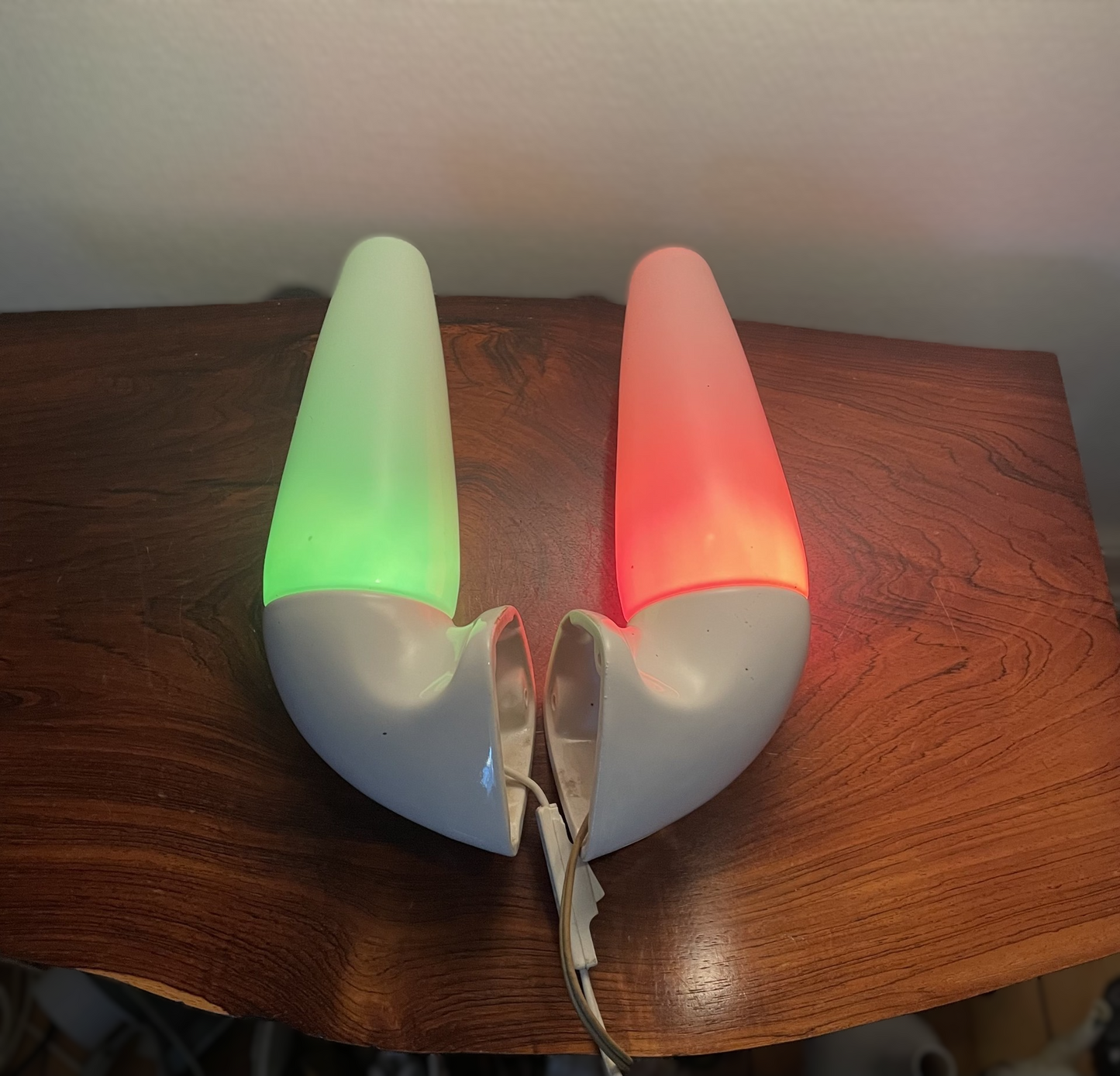 Sigvard Bernadotte design: 1 par Ifo væglamper i hvidt porcelæn og glas - nr. 852963