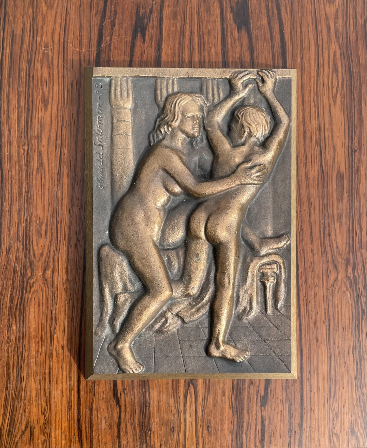 Flot bronce relief af Harald Salomon 1982, udgivet af Anders Nyborg - 012002