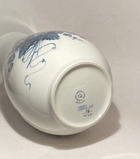 Flot porcelæn vase fra Royal Copenhagen - nr. 01754