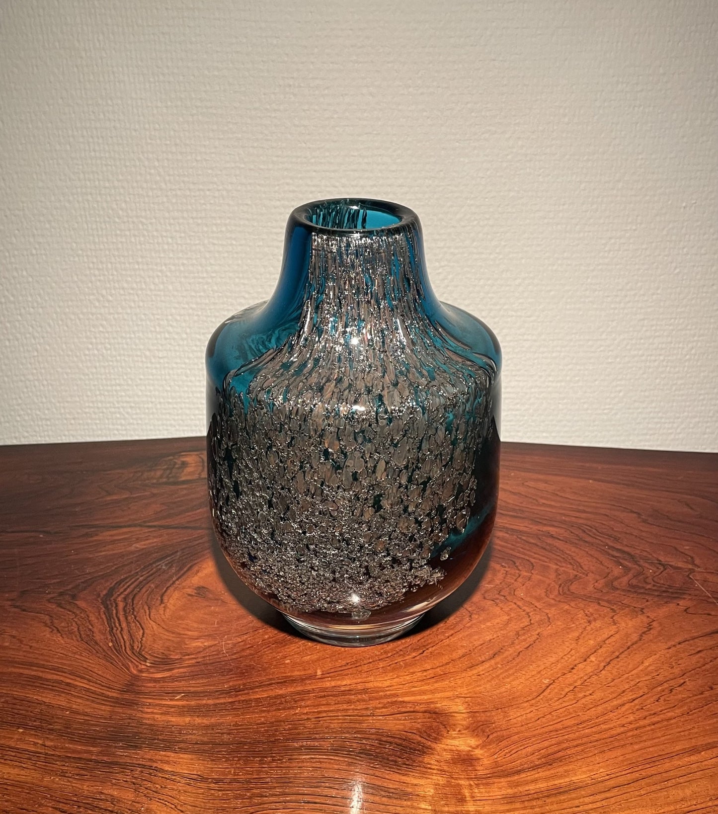 Schott Zwisenデザインの花瓶（酸化銀入りブルーガラス製） - No. 00600