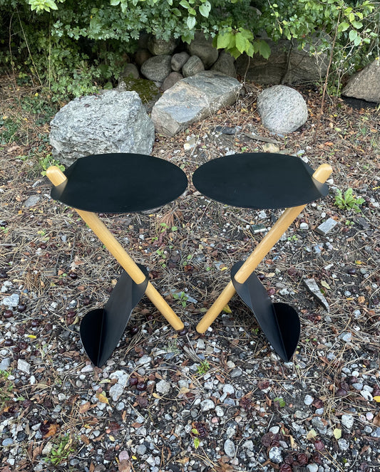 Sæt af 2 elegante sideborde i metal og træ - nr. 09061