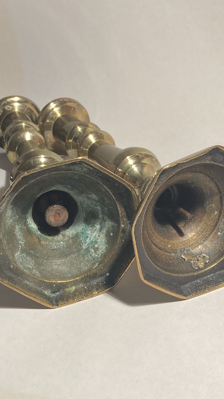 2 smukke antikke messing lysestager - nr. 01402