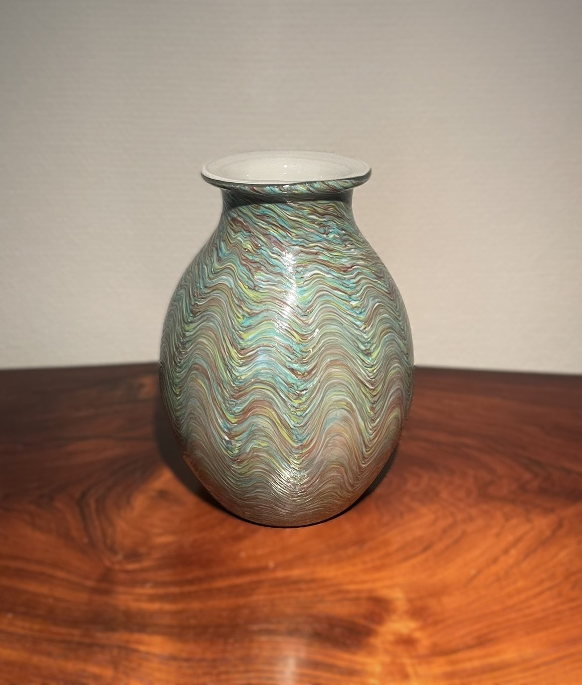 作者不明の美しいガラスの花瓶 - No. 024987