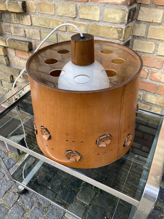 Rustik loftslampe i kernelæder og med glas indsats