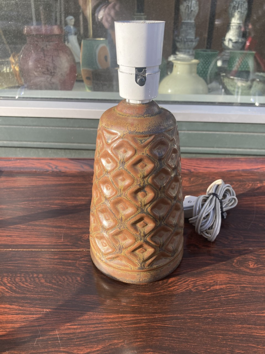 Flot stentøj bordlampe fra L. Hjort Bornholm